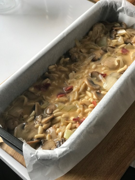 Pastel de setas y piñones