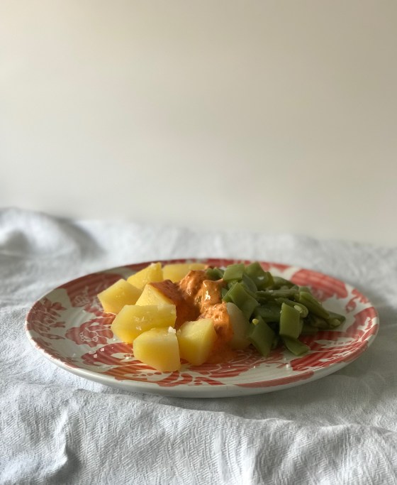 judias mayonesa chorizo y piquillo